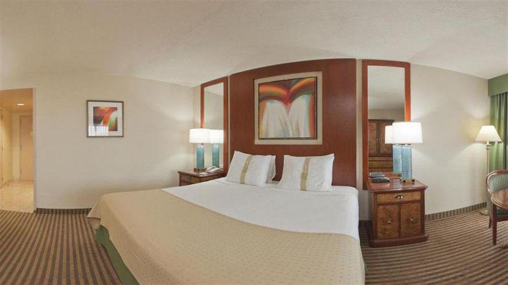 Holiday Inn Niagara Falls-By The Falls By Ihg מראה חיצוני תמונה
